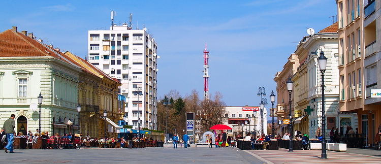 Slavonski Brod, Trg Ivane Brlić-mažuranić