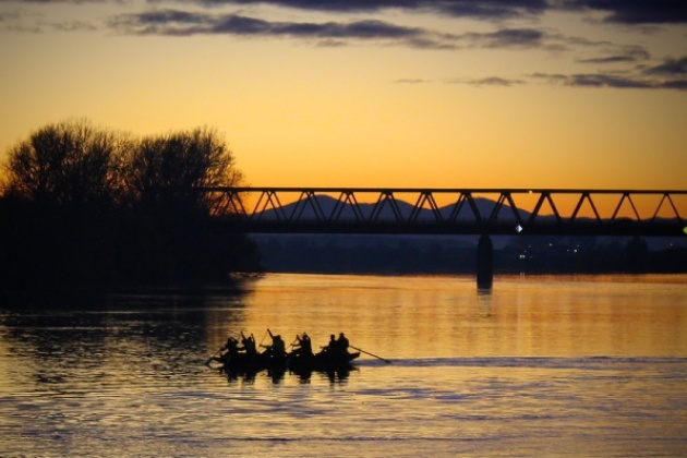 Sava, lađari plove