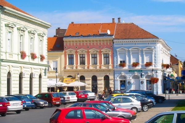 Trg Ivane Brlić-Mažuranić, Slavonski Brod