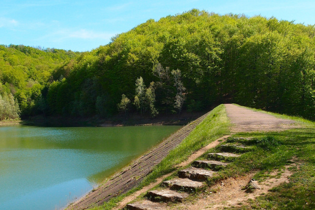 Jezero Petnja, kolovoz